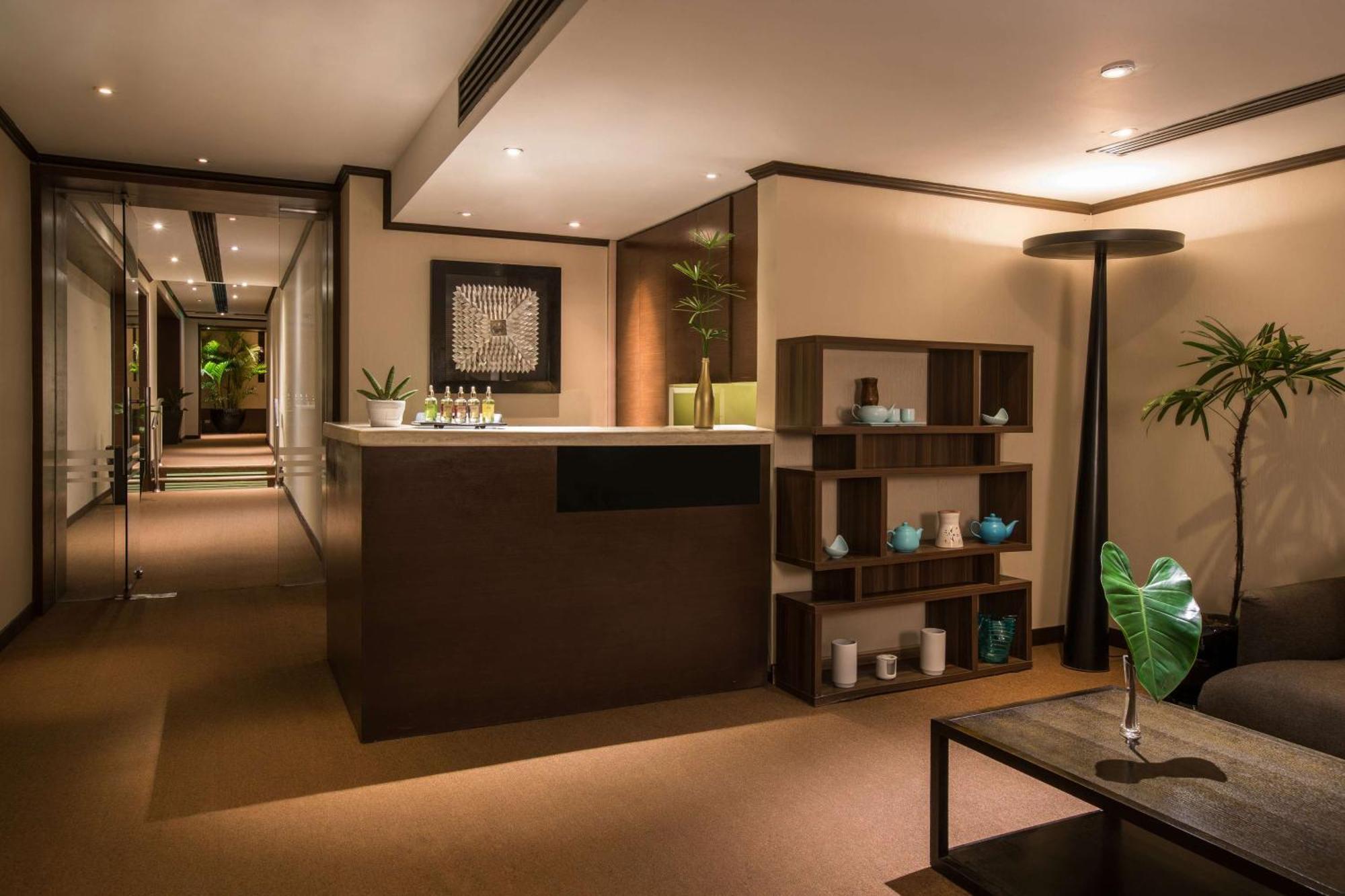 Radisson Blu Cebu Hotel Exterior photo The interior of a spa at the Four Seasons Hotel, Hong Kong