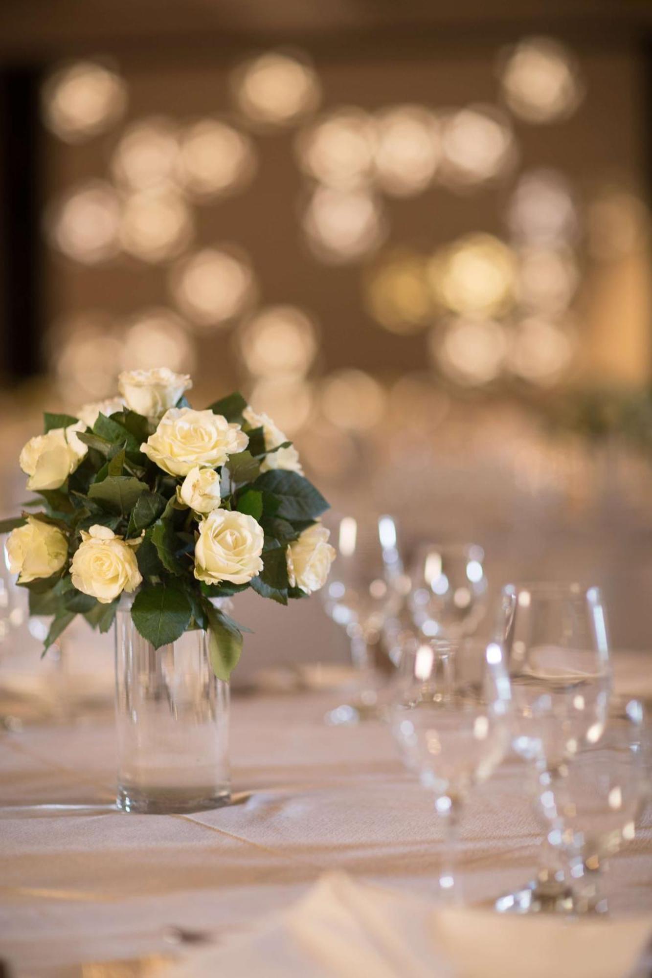 Radisson Blu Cebu Hotel Exterior photo A bouquet of white roses