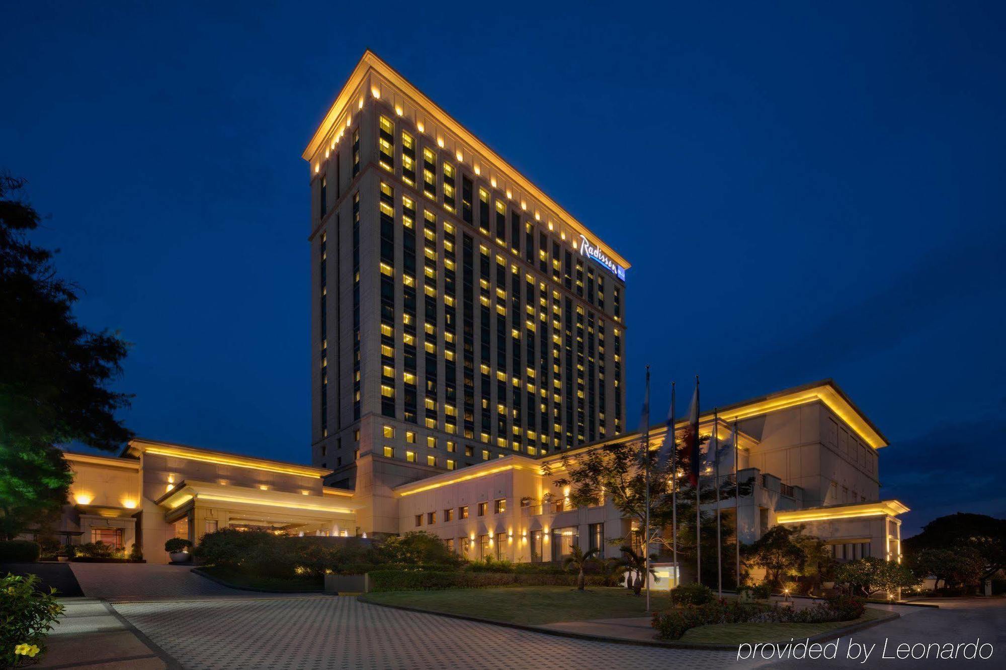 Radisson Blu Cebu Hotel Exterior photo